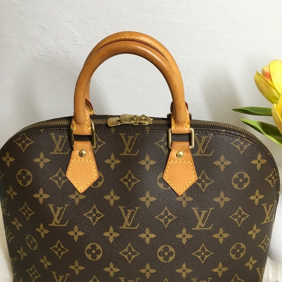 Louis Vuitton Alma PM monogram purse - Picture 5 of 14